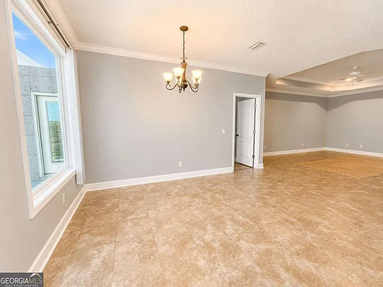 233 Austin Ryan Dr — Photo 7
