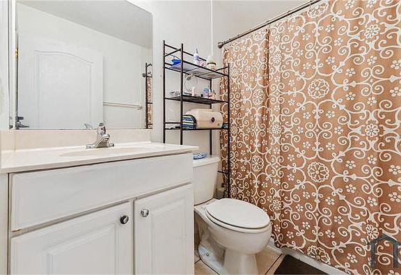 5th image of 16 Buttonwood Ln