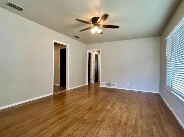 3018 43rd St, Lubbock, TX 79413