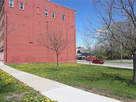5th image of 425 Court St Lot 314