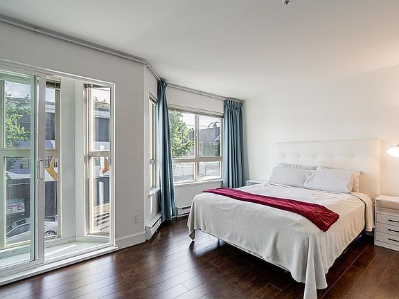 3rd image of 3615 W 17th Ave #206