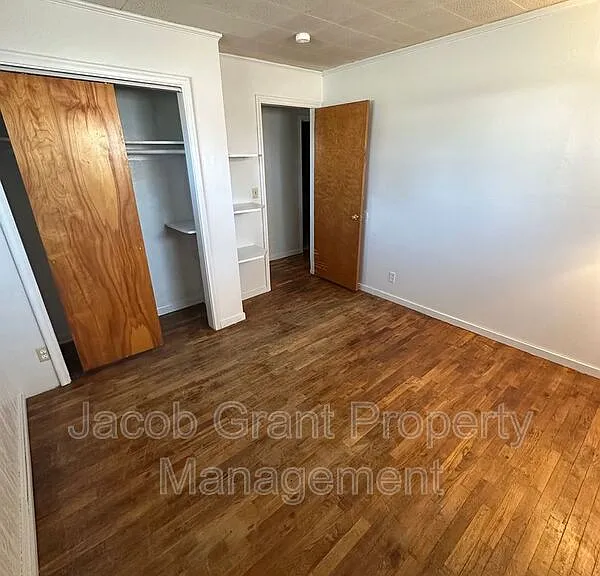 282 J St — Photo 11