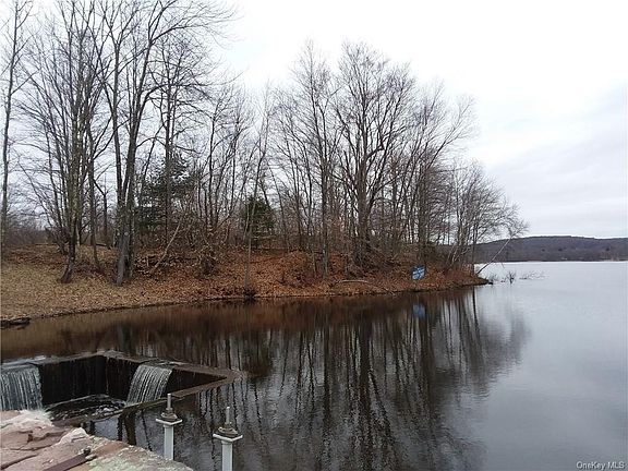 3rd image of Township Road 40 Silver Lake Road Trl #40