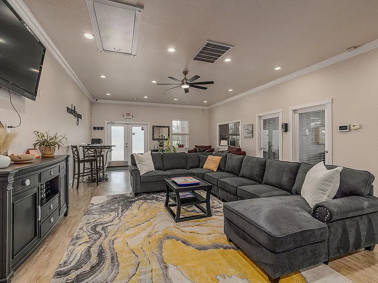 Leasing Office