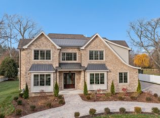 164 Wagner Rd, Northfield, IL 60093