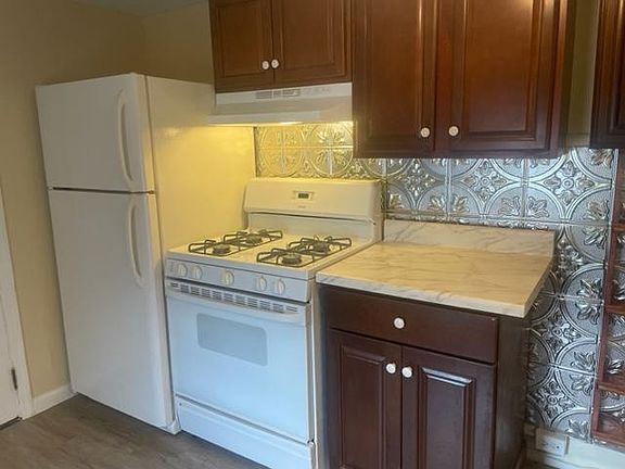 3rd image of 12 E Main St APT 3