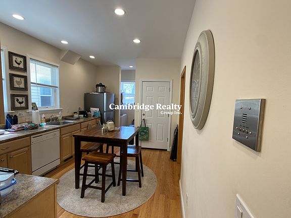5th image of 20 Radcliffe Rd #1T