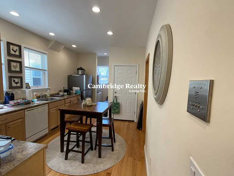20 Radcliffe Rd #1T — Photo 5