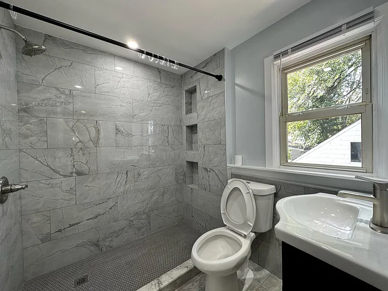 750 S Springfield Ave — Photo 3