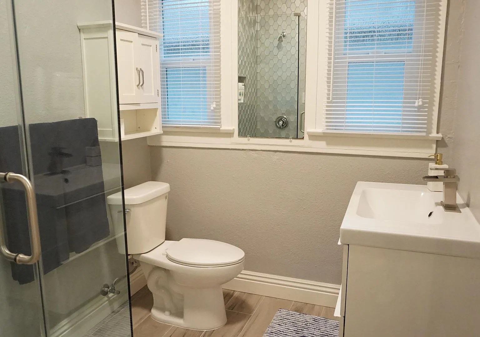 Studio, $2,100 — Photo 2