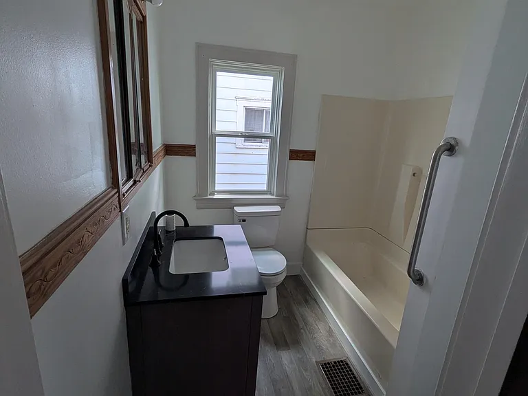 305 N Belmont Ave — Photo 12