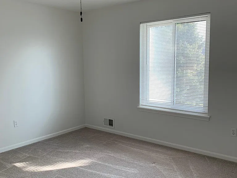 5470 Country Hearth Ln — Photo 8