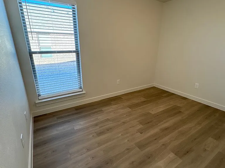 2168 Langford Ave — Photo 11