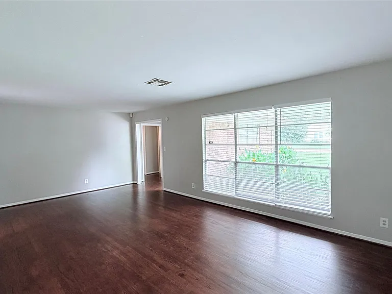 11119 Atwell Dr — Photo 4