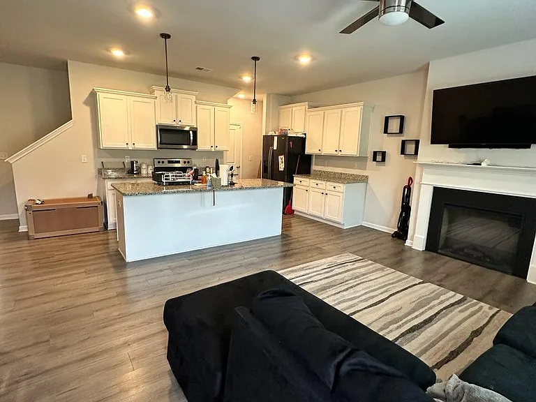 4514 Fillmore Trl SW — Photo 3