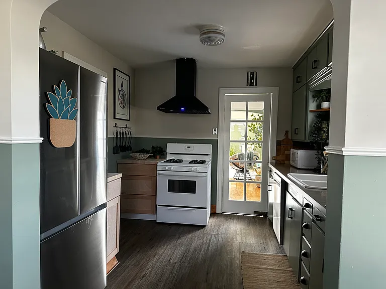 2732 Eldridge Ave — Photo 28