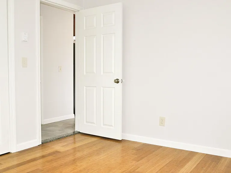 152 Main St #8 — Photo 8