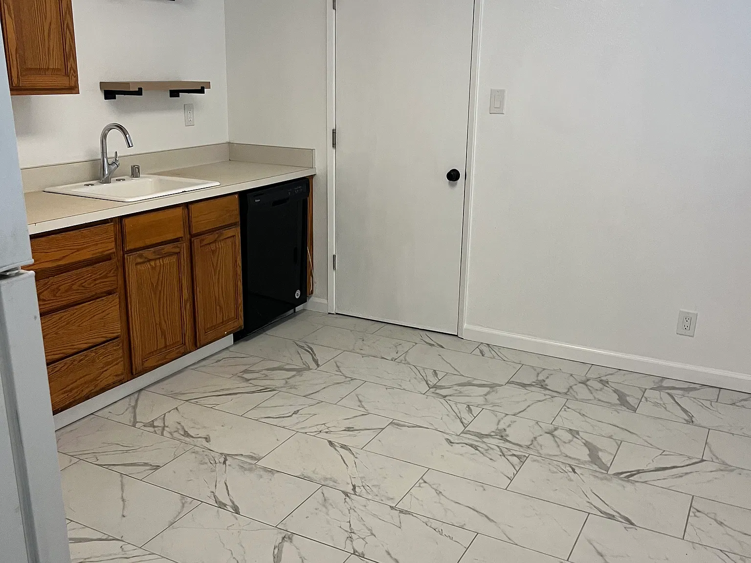 3 bed, 1154 sqft, $2,600 — Photo 2