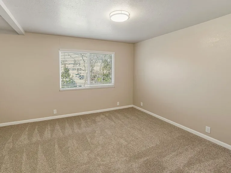 1540 Hesket Way — Photo 14