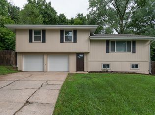 6364 NW 49th St, Kansas City, MO 64151
