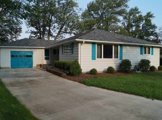 8001 N Winwood Dr, Muncie, IN 47303