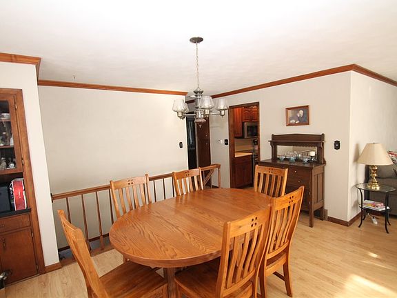 5th image of 103 Willow Lawn Dr