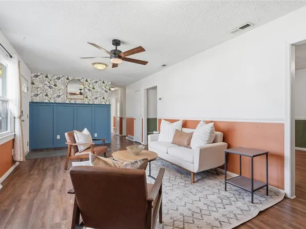 8403 E 111th Ter, Kansas City, MO 64134