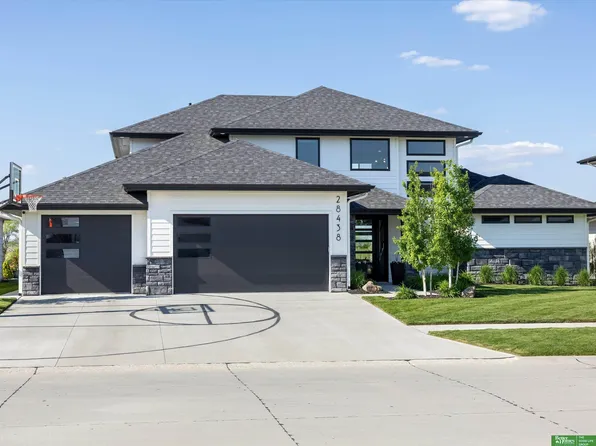 28438 Laurel Cir, Valley, NE 68064