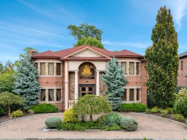 1088 Dearborn Rd, Fort Lee Boro, NJ 07024