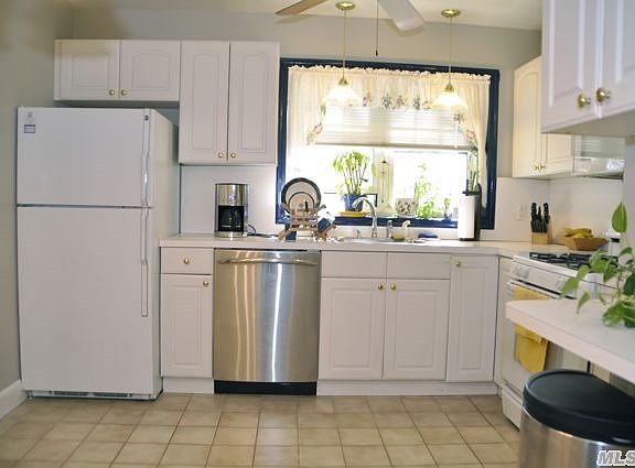 4th image of 43 N Forest Ave APT G22