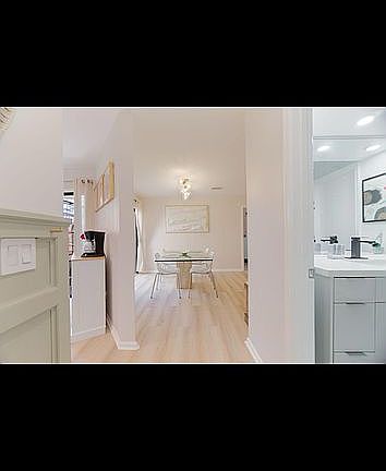 3rd image of 11892 Sturbridge Ln