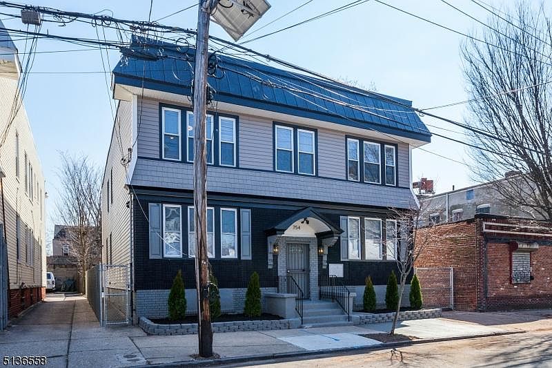 1st image of 754 S 11th St #756