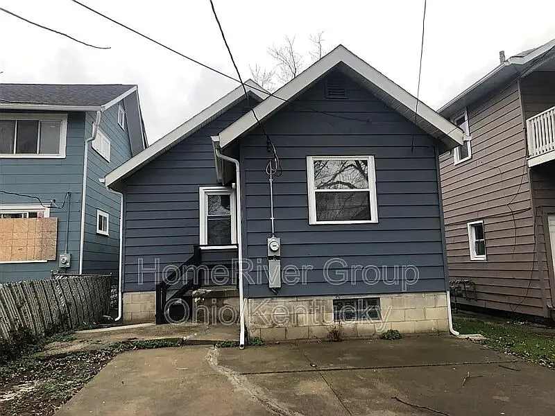 2 bed, 1.0 bath, 907 sqft, $1,275 — Photo 2