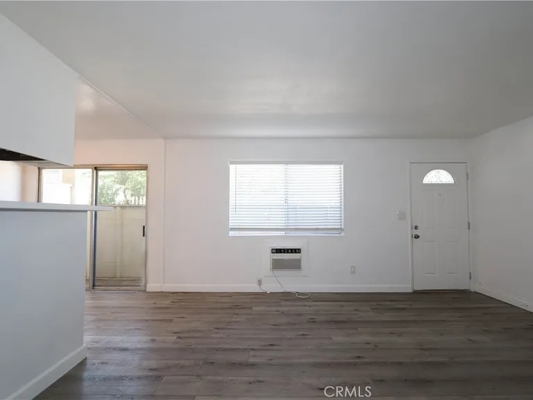 460 Vista Ave #B — Photo 7