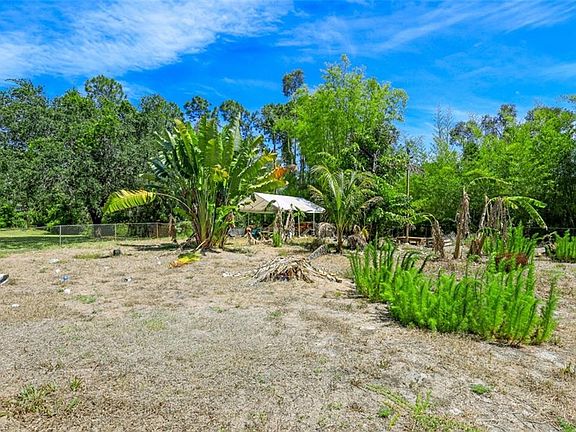 5th image of 8052 Cypress Dr N