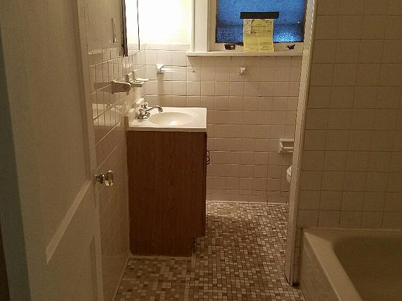 2nd image of 206 Langdon Ave APT 3