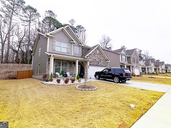 3rd image of 3647 Lockaby Way