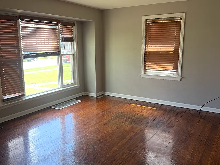 1570 Kenilworth Ave — Photo 16