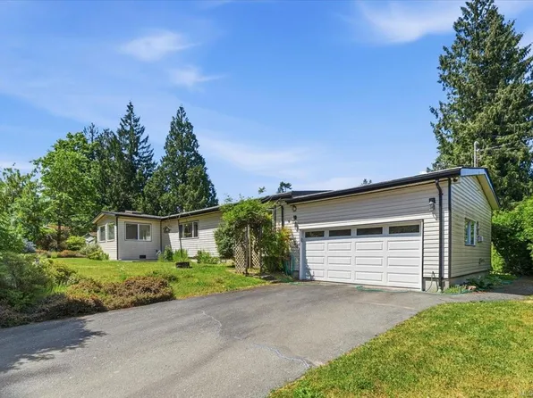 1300 Churchill Pl, Ladysmith, BC V9G 1S7