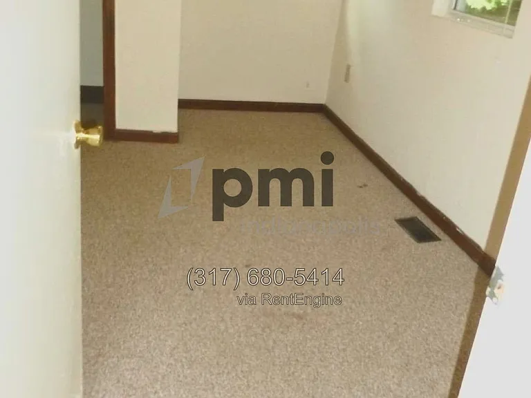 315 E 11th St — Photo 5