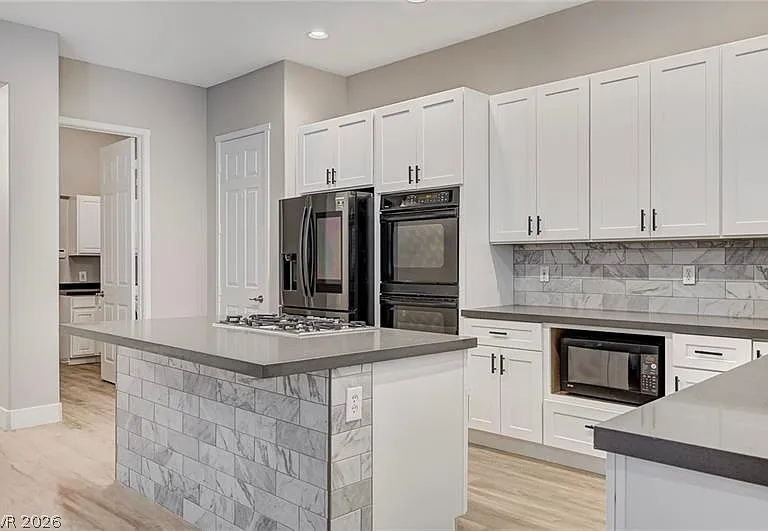 8103 Villa Cano St — Photo 15