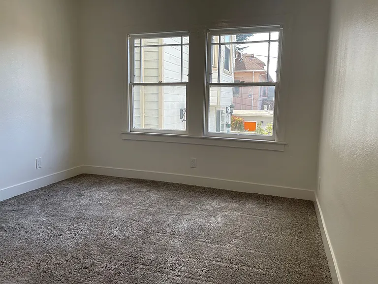 360 Oakland Ave — Photo 6