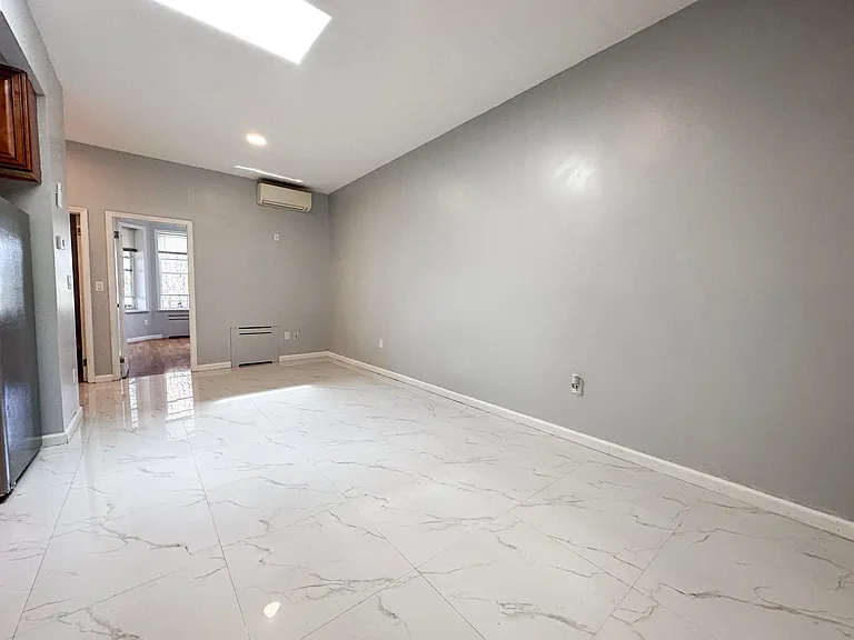 6035 69th Ave — Photo 3