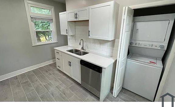 2nd image of 533 Lilley Ave