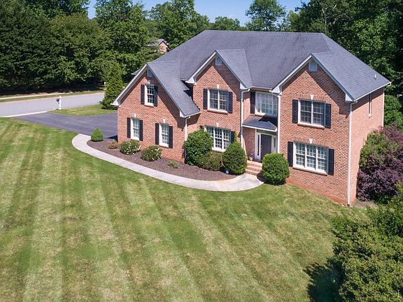 2nd image of 200 Earls Ct