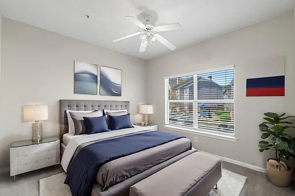 Oaks at Normandy Apartments — Photo 35