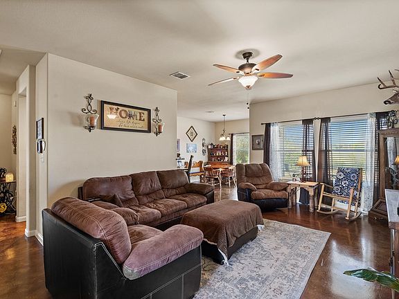 4th image of 307 Sage Cir
