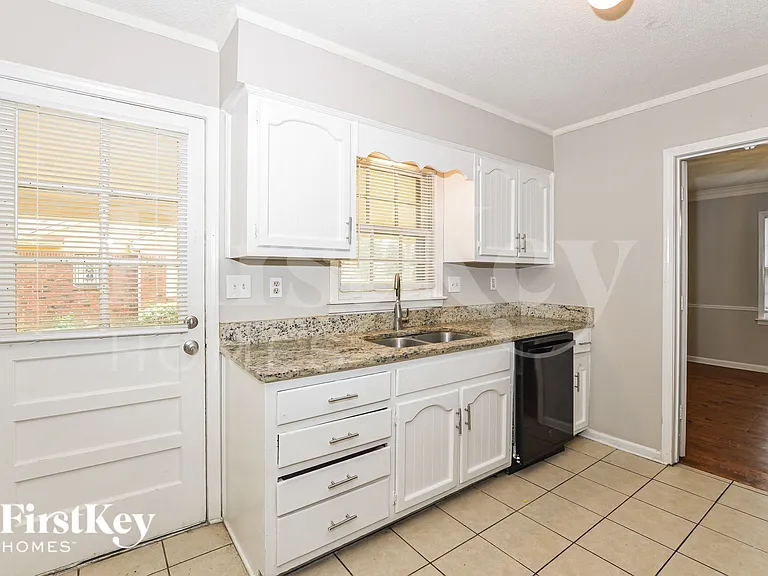5819 Fox Lair Ave — Photo 8