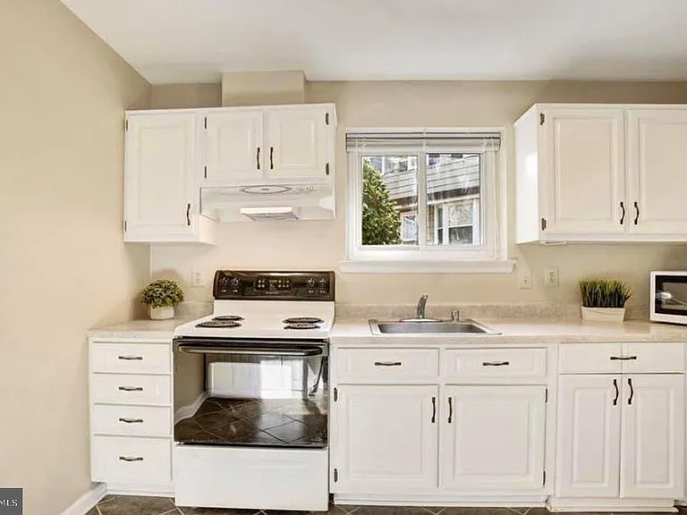 13817 Cabernet Ct — Photo 7