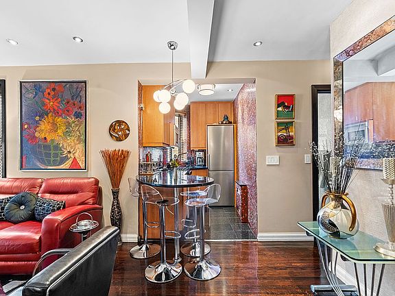 5th image of 50 E 8th St APT 6P